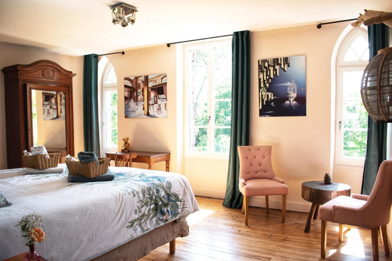 Les Volets Violets Bed and Breakfast Salles  Exteriör bild